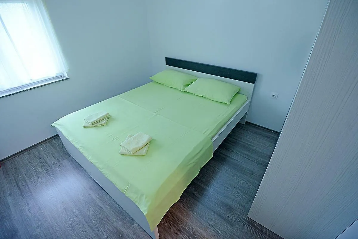 Apartment Mario Pula 0*,  Kroatien